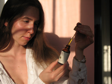 Naturally Clarifying Facial Oil – Herbal Blend for Oily, Congested & Sensitive Skin