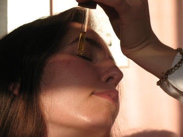 Naturally Clarifying Facial Oil – Herbal Blend for Oily, Congested & Sensitive Skin